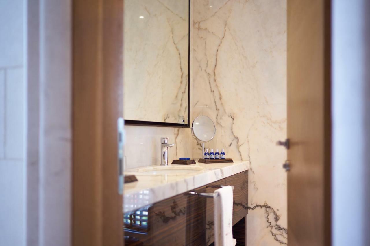 Corso Levante Luxury Suites Dobrota コトル エクステリア 写真