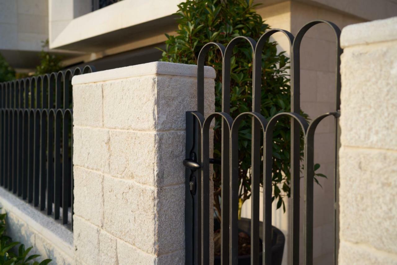 Corso Levante Luxury Suites Dobrota コトル エクステリア 写真
